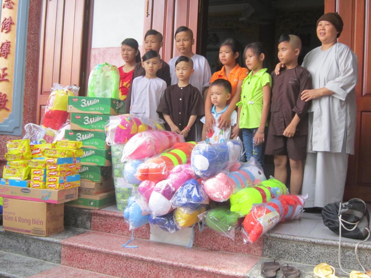Gifts and a Party at the Thien Tam Orphanage  Lovingkindness Vietnam