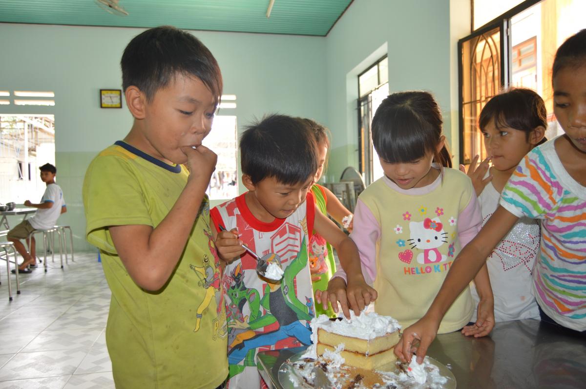 Happy Birthdays at Mai Am Nhan Ai Orphanage – Lovingkindness Vietnam