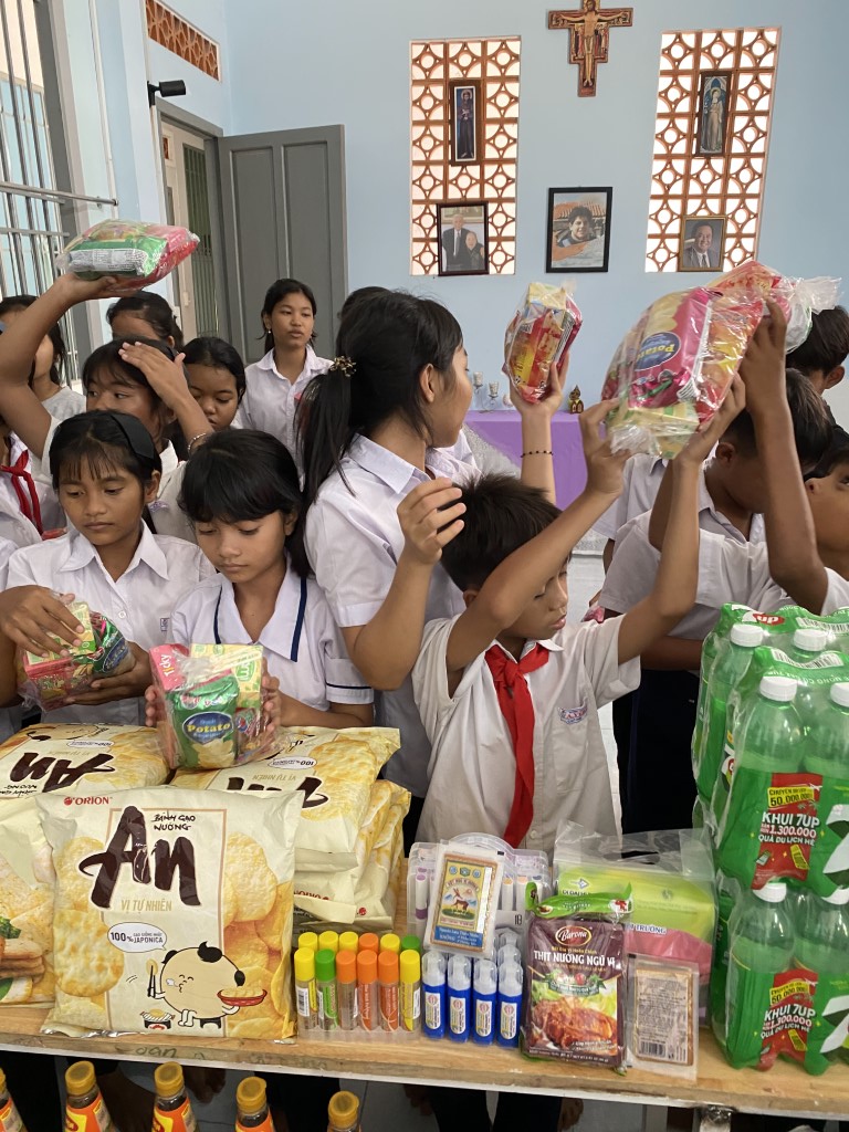 10-10182025-Suoi-Cat-Charity-Home