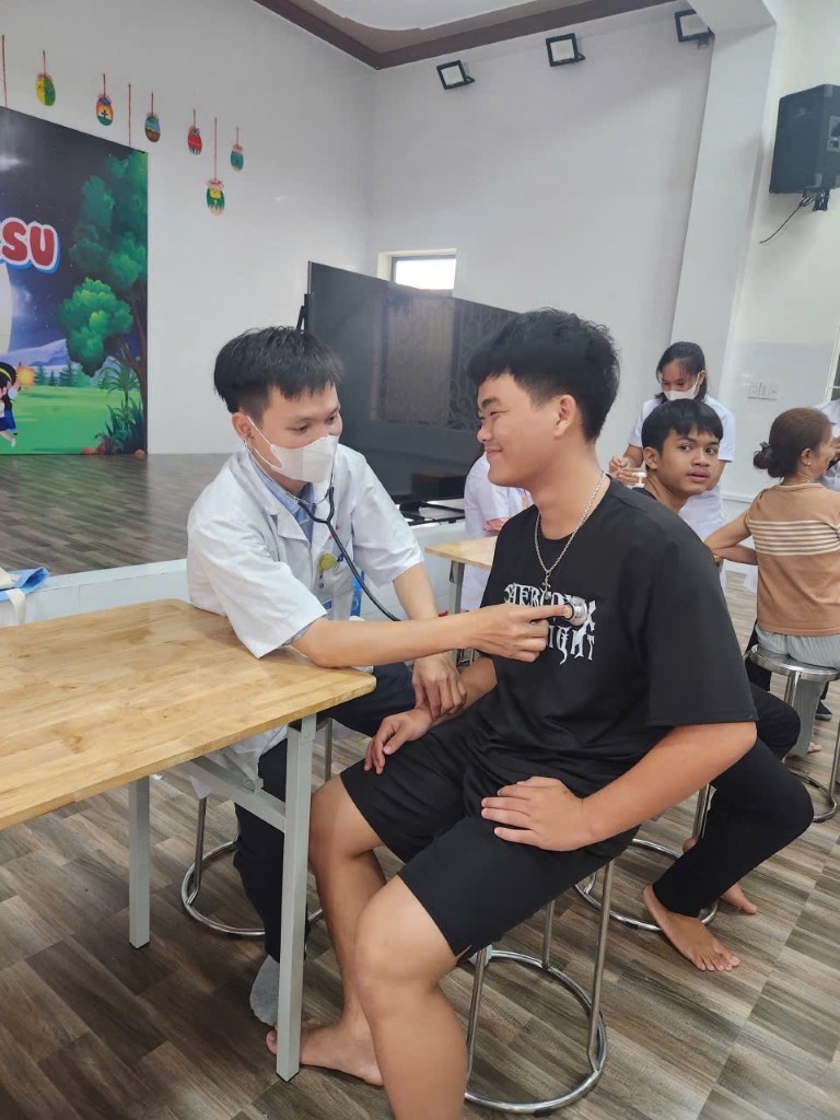 14-11182025-Nhan-Ai-Orphanage