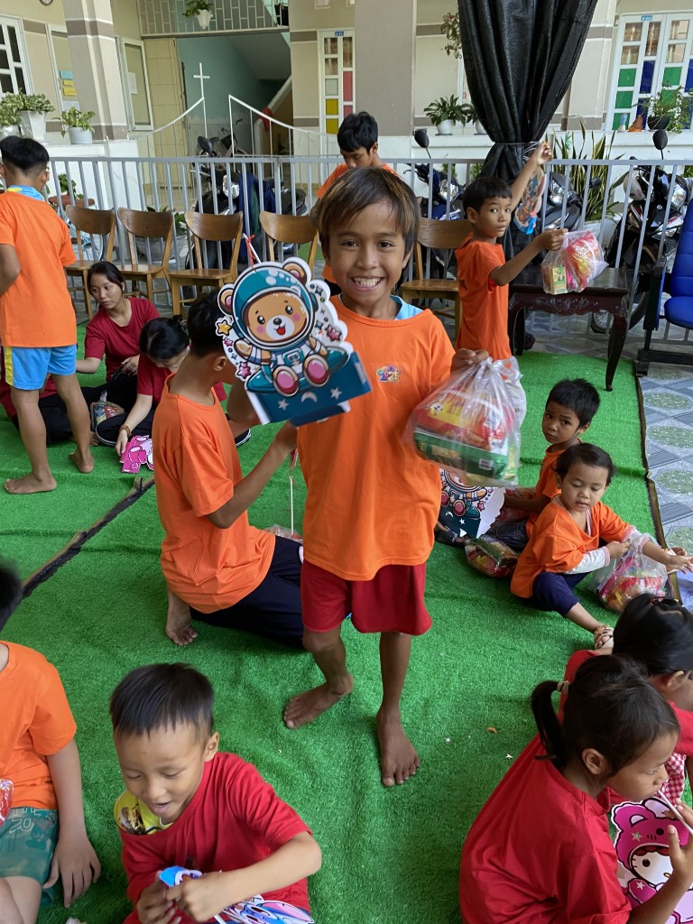 32-10182025-Hy-Vong-Charity-Home