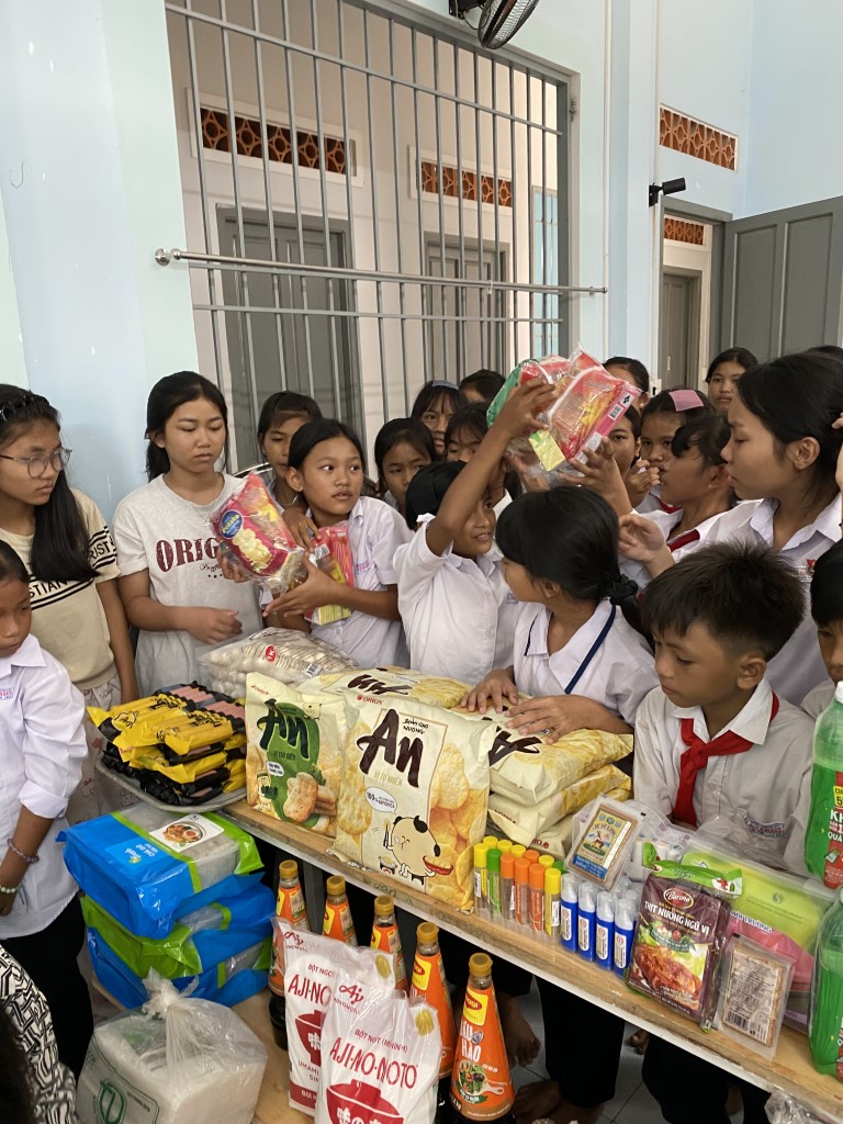 6-10182025-Suoi-Cat-Charity-Home