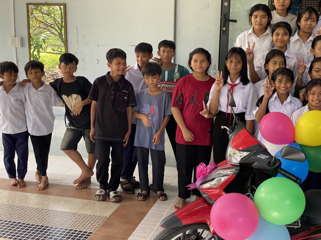 10-11192025-Suoi-Cat-Charity-Home