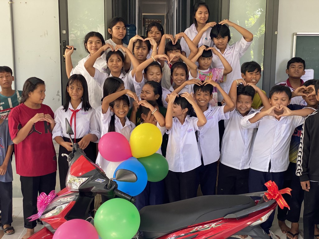 11-11192025-Suoi-Cat-Charity-Home