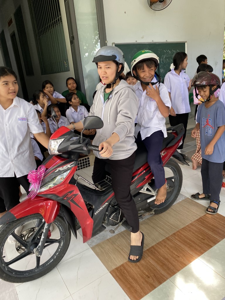 16-11192025-Suoi-Cat-Charity-Home