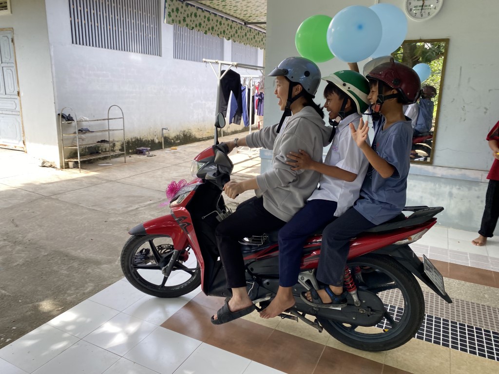 18-11192025-Suoi-Cat-Charity-Home