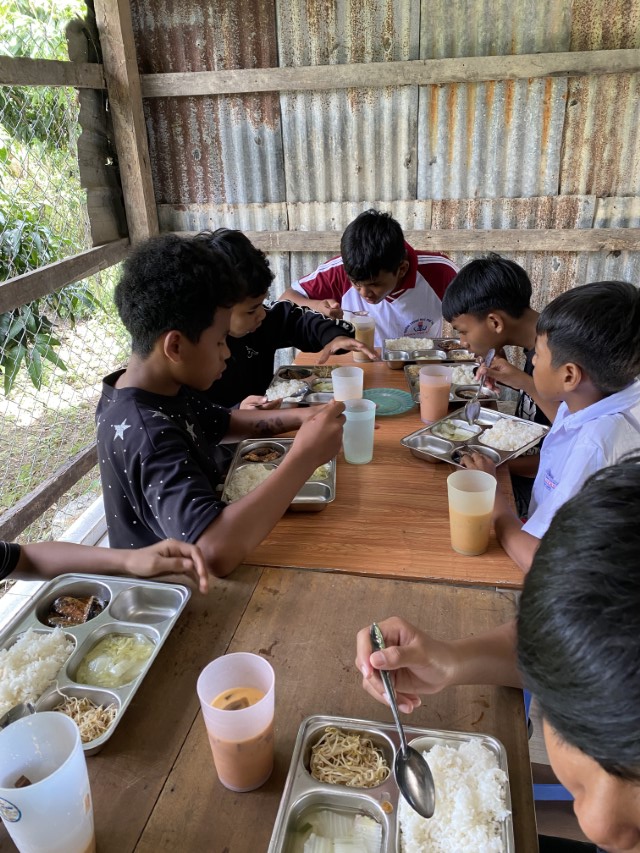 25-11192025-Suoi-Cat-Charity-Home