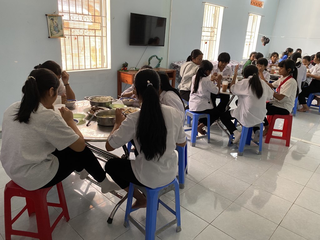 27-11192025-Suoi-Cat-Charity-Home