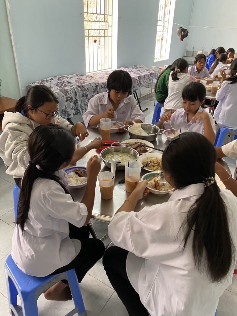 28-11192025-Suoi-Cat-Charity-Home