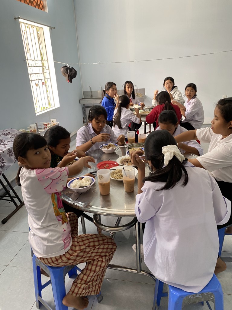 29-11192025-Suoi-Cat-Charity-Home