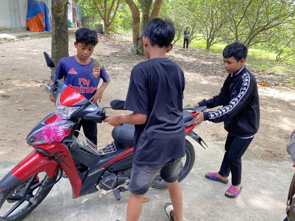 3-11192025-Suoi-Cat-Charity-Home