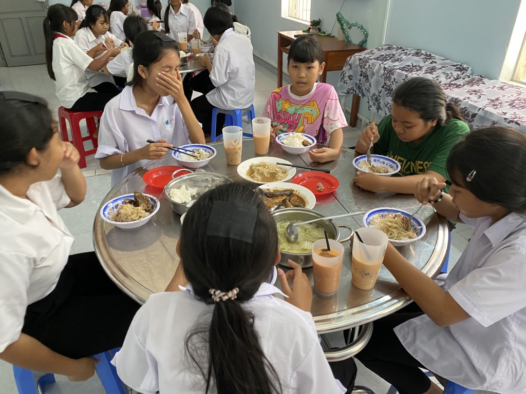 31-11192025-Suoi-Cat-Charity-Home